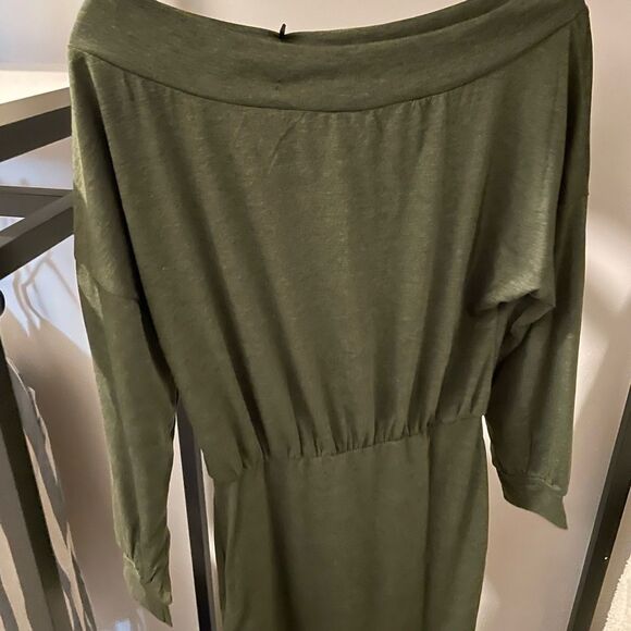 Kara and Kate Dress - Picture 2 of 7